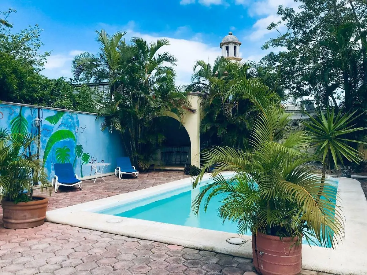 La Floresta Bed & Breakfast Cancun 0*,